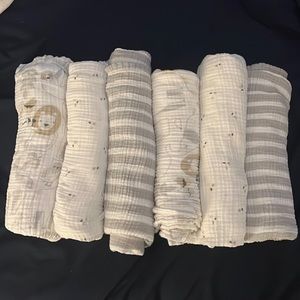 Set of 6 Cloud Island Muslin Swaddle Blankets